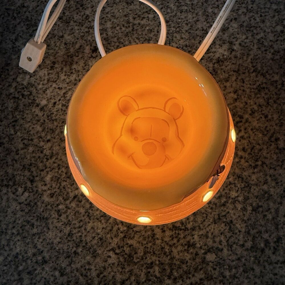 Disney Scentsy Winnie the Pooh Hunny Pot Wax Warmer Retired - Picture 3 of 9